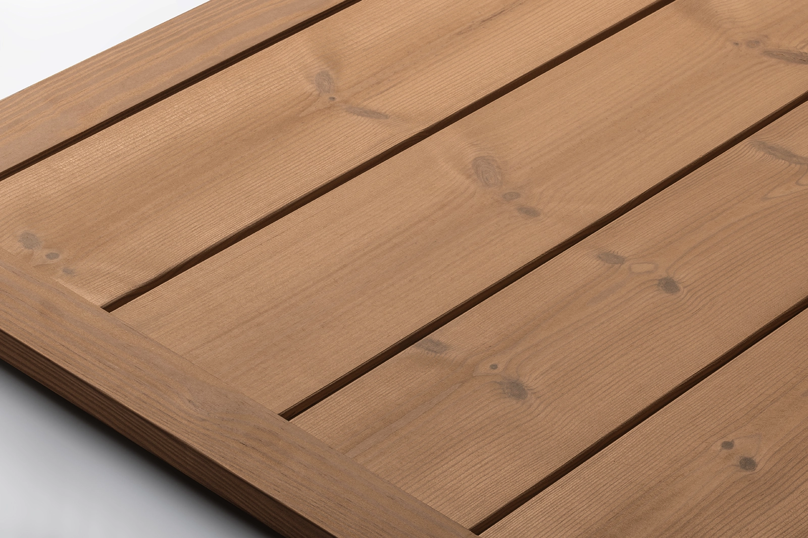 Finlandiya Çamı Kelebek Budak – Deck