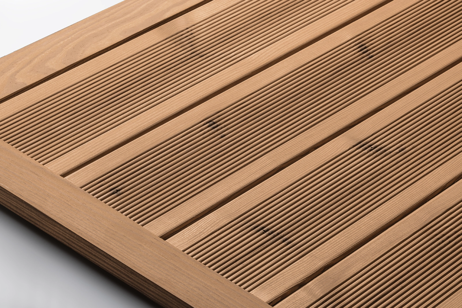 Finlandiya Çamı Kelebek Budak – Selçuklu Deck